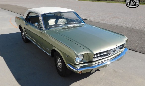 Ford Mustang coupe 1965 ( France dpt 75)