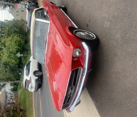 Ford Mustang convertible 1967 ( France dpt 75)